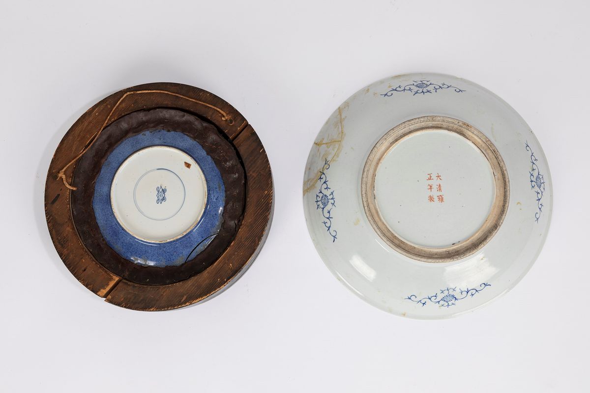 Due piatti in porcellana, Kangxi e periodo Yongzheng