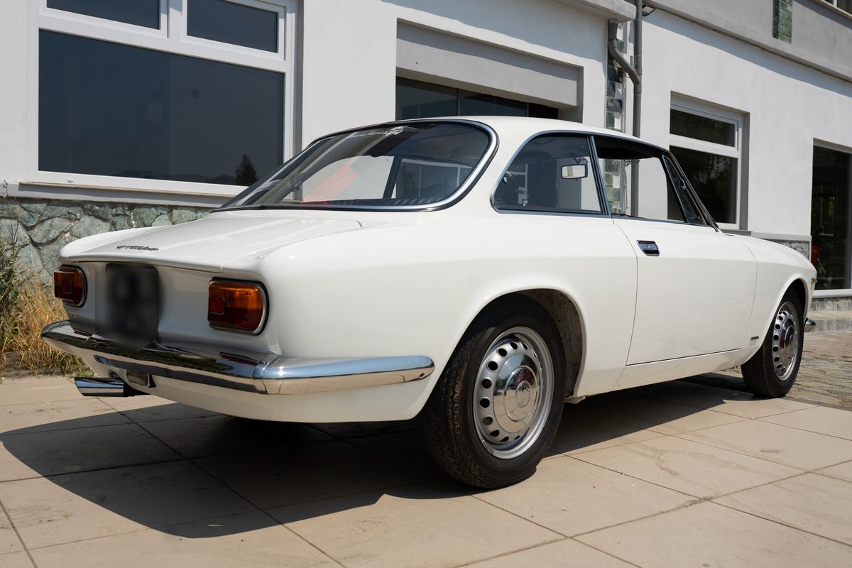 Alfa Romeo - Gt 1300 Junior