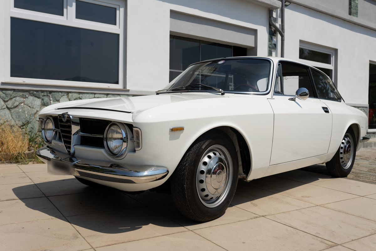 Alfa Romeo - Gt 1300 Junior