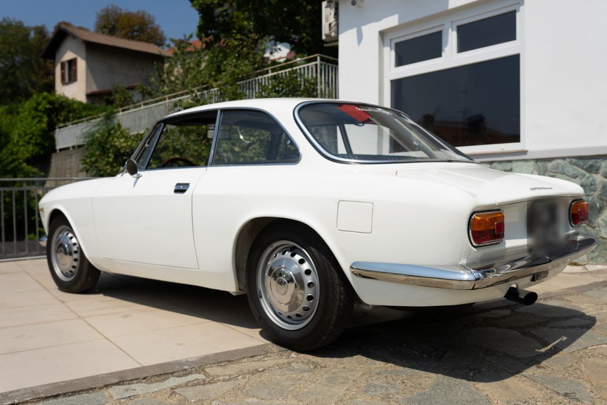Alfa Romeo - Gt 1300 Junior