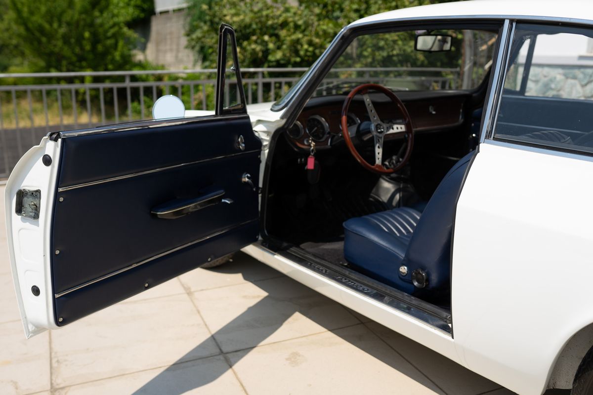 Alfa Romeo - Gt 1300 Junior