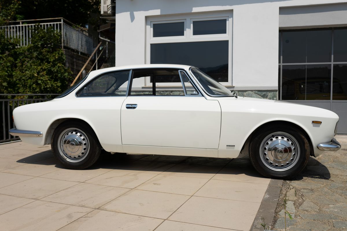 Alfa Romeo - Gt 1300 Junior