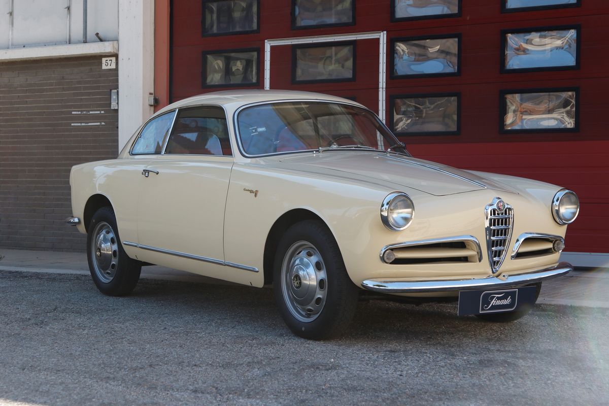 Alfa Romeo - Giulietta Sprint (bertone)