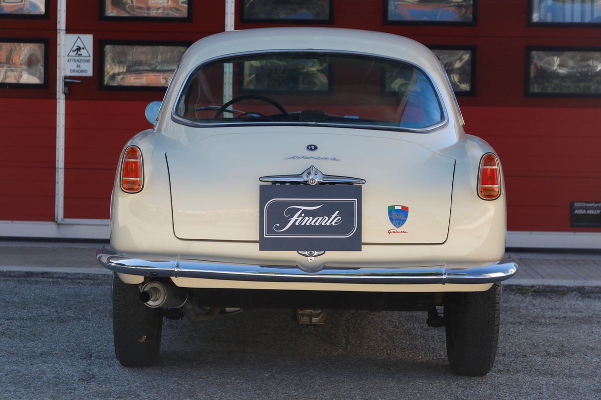 Alfa Romeo - Giulietta Sprint (bertone)