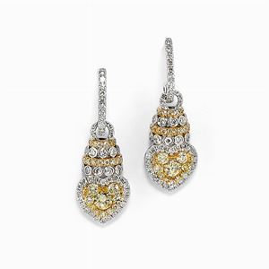 Orecchini in oro bicolore 18k, diamanti incolore e fancy