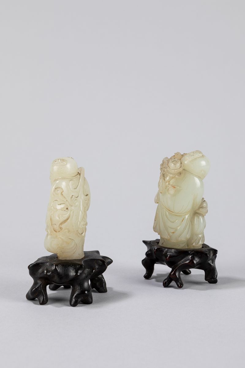 Scultori cinesi del XIX secolo, Due sculture in giada raffiguranti saggio con allievo