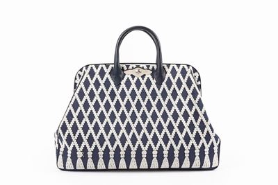 Borsa in pelle blu con dettagli in metallo, design a losanghe