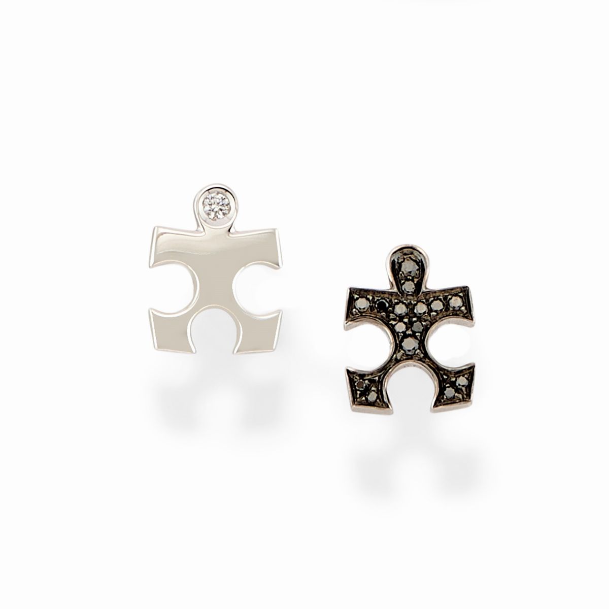 Cinque Gioielli nei Tre Ori 18k e Diamanti Neri e Incolori