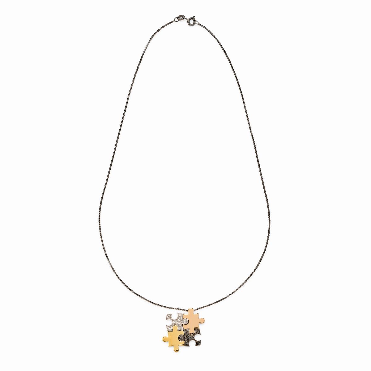 Cinque Gioielli nei Tre Ori 18k e Diamanti Neri e Incolori