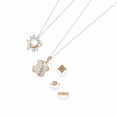 Cinque Gioielli in Oro Bianco e Rosa 18k, Diamanti e Cammeo