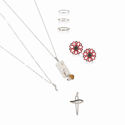 Sette Gioielli in Oro Bicolore 18k, Diamanti, Cammeo e Smalti