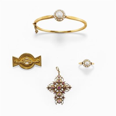 Ltto in Oro Bassa Caratura, 18k, Perle, Pietre Rosse e Diamanti