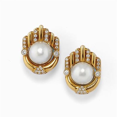Orecchini in Oro 18k, Perle Mabe' e Diamanti