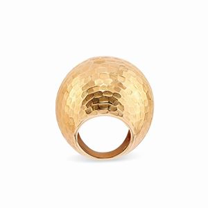A 18k yellow gold ring, Pomellato, with box