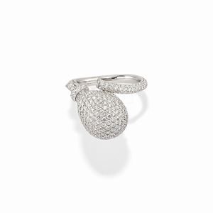 A 18k white gold and diamond ring, Vhernier, with box and warranty
