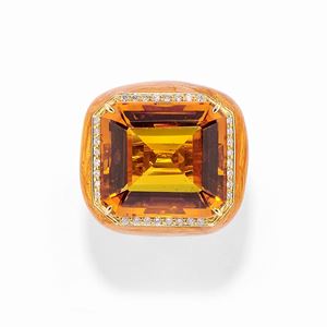  - Anello in oro giallo 18k, quarzo e diamanti