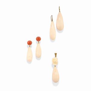 Two couples 18k and 9k yellow gold earrings and one pendant with coral