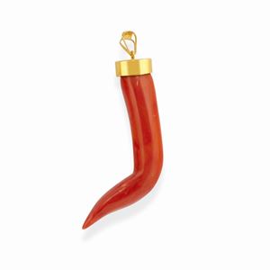  - Pendente con corallo