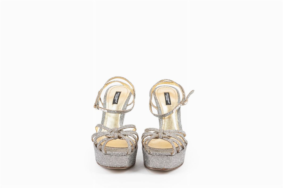Dolce & Gabbana - Sandali con cinturino alla caviglia in glitter argento