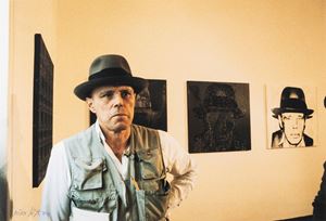 Ritratto di Joseph Beuys a Napoli, Galleria Lucio Amelio