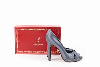 Décolleté da sera in raso grigio con glitter e tacco 11 cm