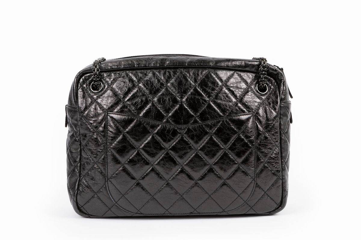 Chanel - Borsa in pelle matelassé nera, con tracolla e tasca frontale, 2009