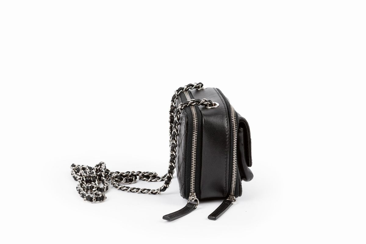 Chanel - Mini borsa in pelle matelassé nera, 2015
