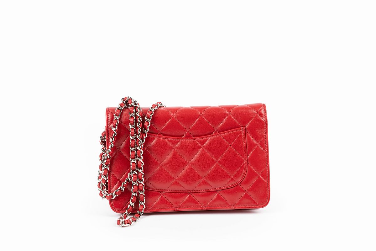 Chanel - Mini borsa in pelle matelassé rossa con tracolla in metallo, 2010
