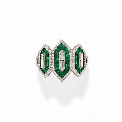 Anello in Oro Bianco 18k, Smeraldi e Diamanti