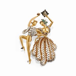  - Spilla in oro bicolore 18k, smeraldi e diamanti