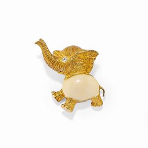  - Spilla in oro giallo 18k, smalto e diamante
