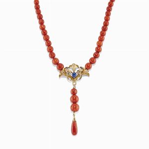  - Collana in oro 18k, corallo, microperle e zaffiro