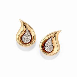 Orecchini in oro bicolore 14k e diamanti, 1970 circa