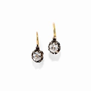  - Orecchini in oro giallo 18k, argento e diamanti