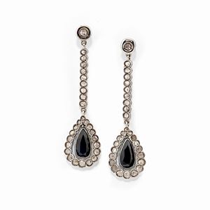  - Orecchini in oro bianco 18k, diamanti e zaffiri, XIX secolo