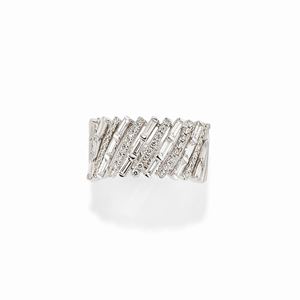  - Anello in oro bianco 18k e diamanti