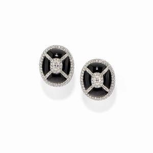  - Orecchini in oro bianco 18k, diamanti e onice