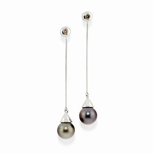  - Orecchini in oro bianco 18k, diamanti e perle coltivate Tahiti