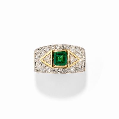 Anello in Oro Bicolore 18k, Smeraldo e Diamanti