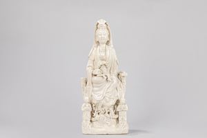Guanyin in porcellana Blanc de Chine. Cina, fine XIX secolo