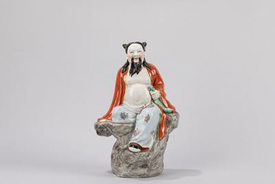 Figura in porcellana policroma raffigurante saggio assiso, Cina, Periodo della Repubblica (1912-1...