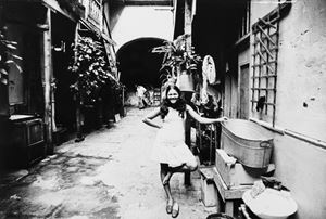 Cuba, L'Havana, giovane abitante del centro storico