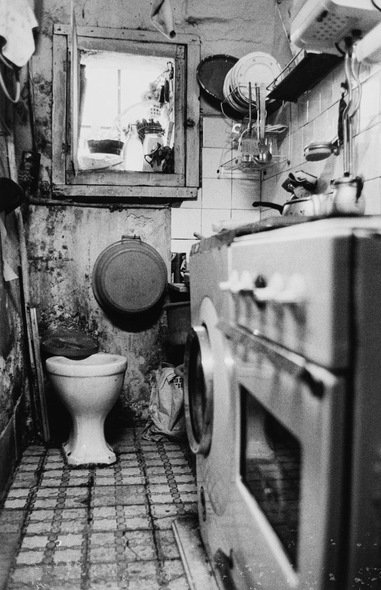 Pino Settanni - Interno Abitazione Quartiere Cavaiole, Piazza Cavour Napoli