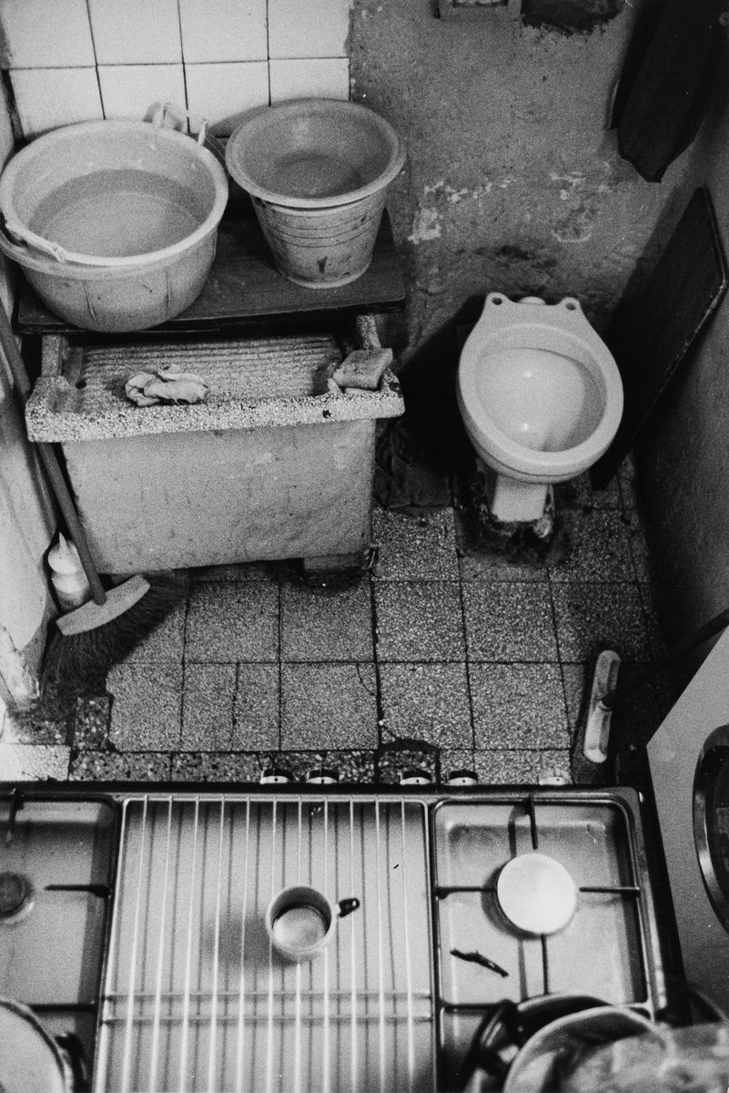 Pino Settanni - Interno Abitazione Quartiere Cavaiole, Piazza Cavour Napoli