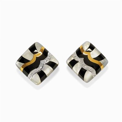 Orecchini in Oro Bicolore 18k, Onice, Madreperla e Diamanti