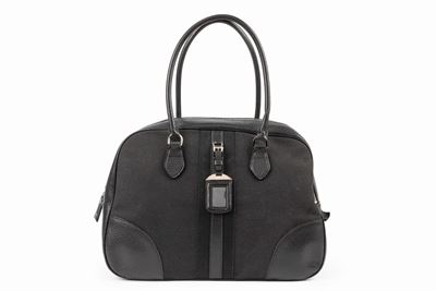 Borsa Shopper in tessuto e pelle nera con manici e chiusura a cerniera
