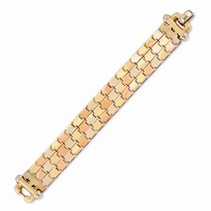 A 18k three-color gold bracelet