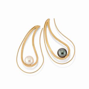 Orecchini in oro giallo 18k e perle