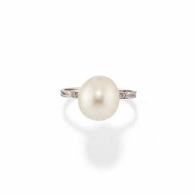 Anello in Oro Bianco 18k, Perla Naturale e Diamanti