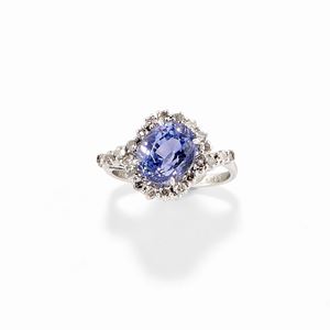  - Anello in oro bianco 18k, zaffiro Ceylon e diamanti
